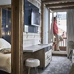 Hotel Altitude 3*