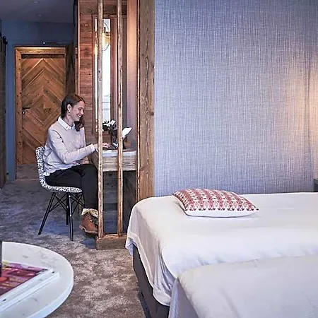 Altitude Hotel 3*